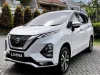 Dịch vụ thay Kính chắn gió xe Nissan Livina tận nơi